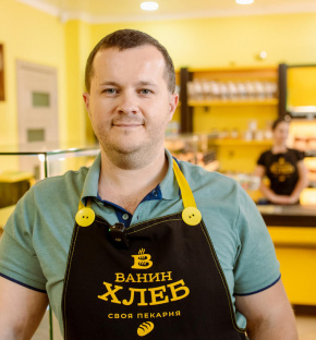 Pâine coaptă cu grijă: Cum EU4Business l-a ajutat pe un brutar din Tiraspol să-și mențină afacerea deschisă