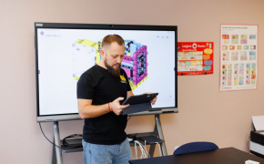 Copiii din Orhei învață să construiască roboți datorită sprijinului Uniunii Europene